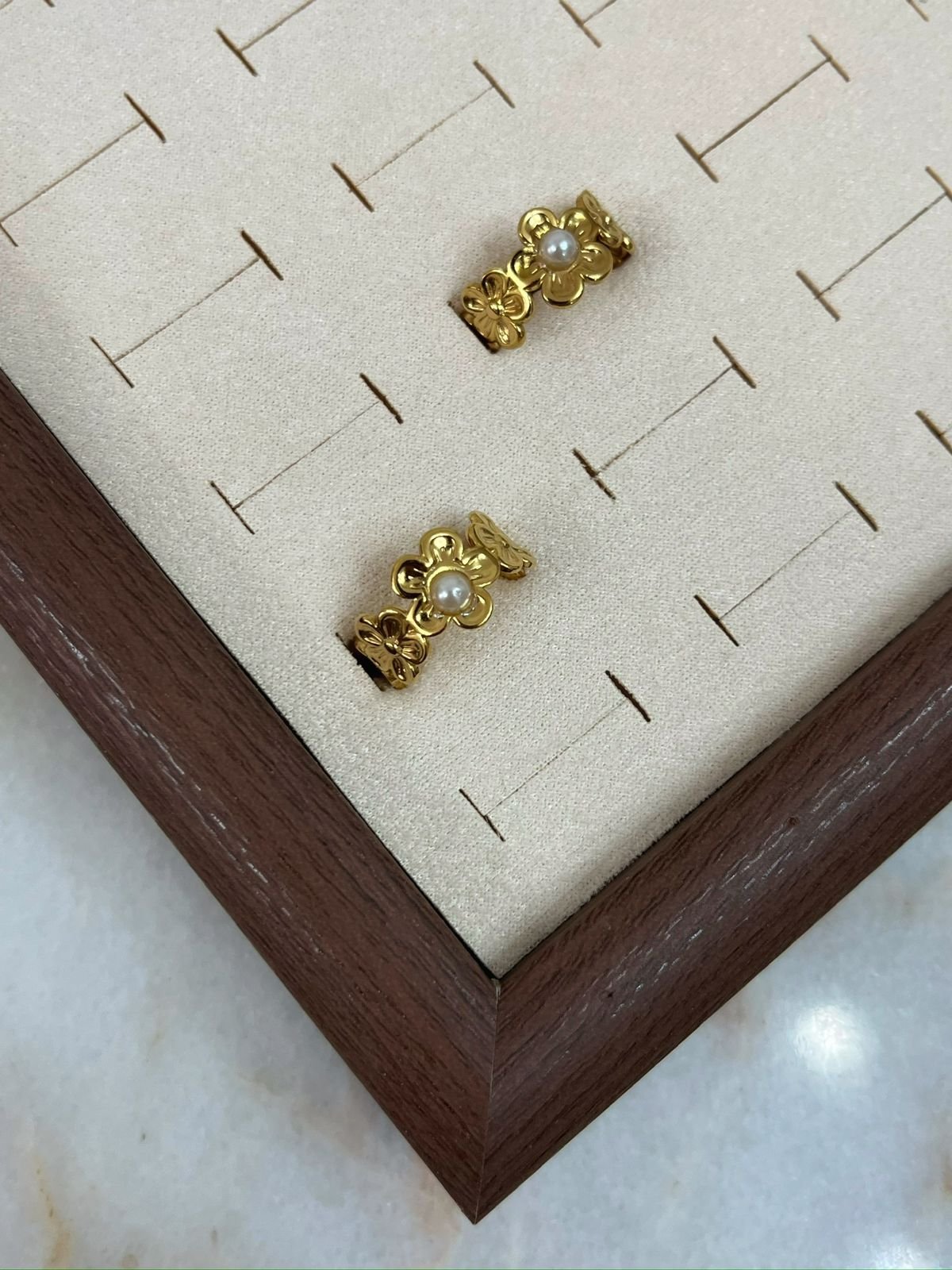 Flory Pearl Ring